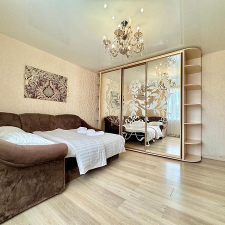 Apartpoltava: Elegant City Center Apartment Near Chestnut Alley Exterior photo
